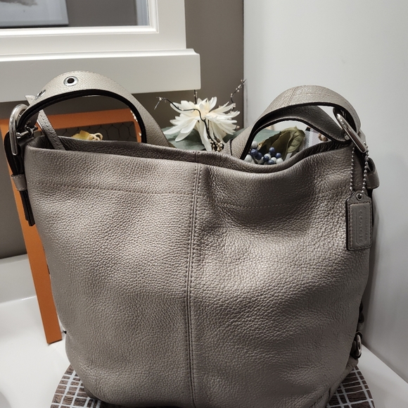 🌸GUC Coach Poppy Genuine Pebble Leather Hobo Crossbody Shoulder Bag, Sil - Picture 3 of 16